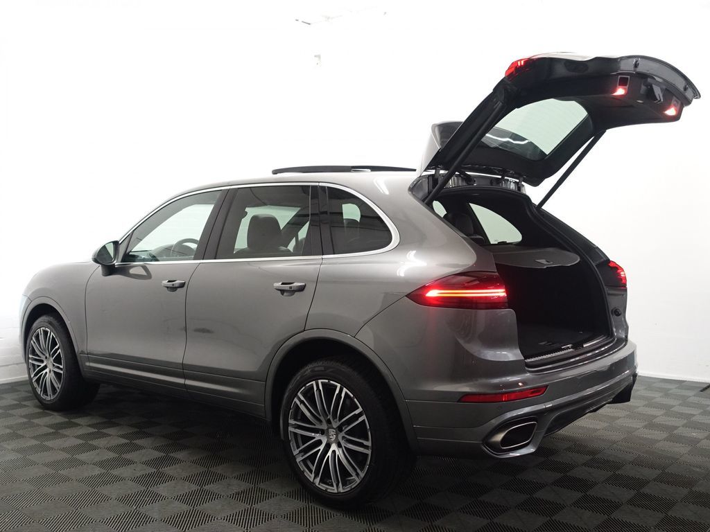 
Porsche Cayenne 3.6 S Sport Chrono 300pk Aut- Panodak, Bose Audio, Leder, Camera, Xenon Led, Memory vol									