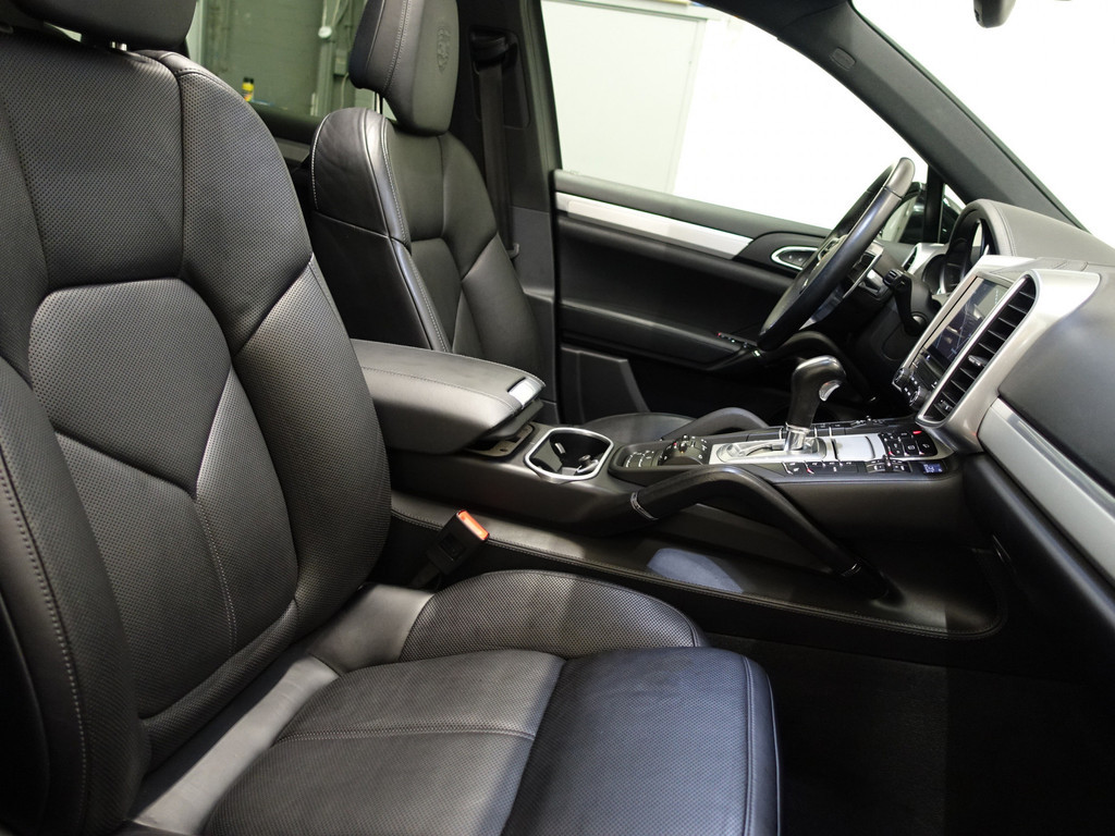 
								Porsche Cayenne 3.0 D Sport Chrono 310Pk Aut- Panoramadak, Bose Audio, Memory Seats, Stoelventilatie, Park Assist vol									