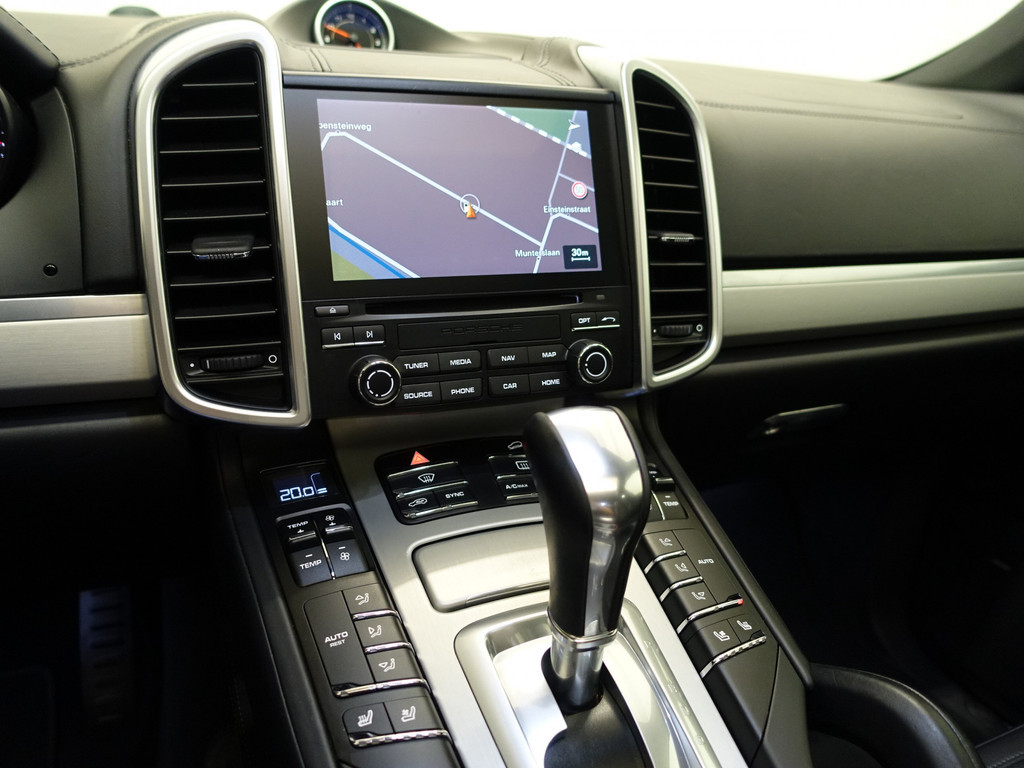 
								Porsche Cayenne 3.0 D Sport Chrono 310Pk Aut- Panoramadak, Bose Audio, Memory Seats, Stoelventilatie, Park Assist vol									