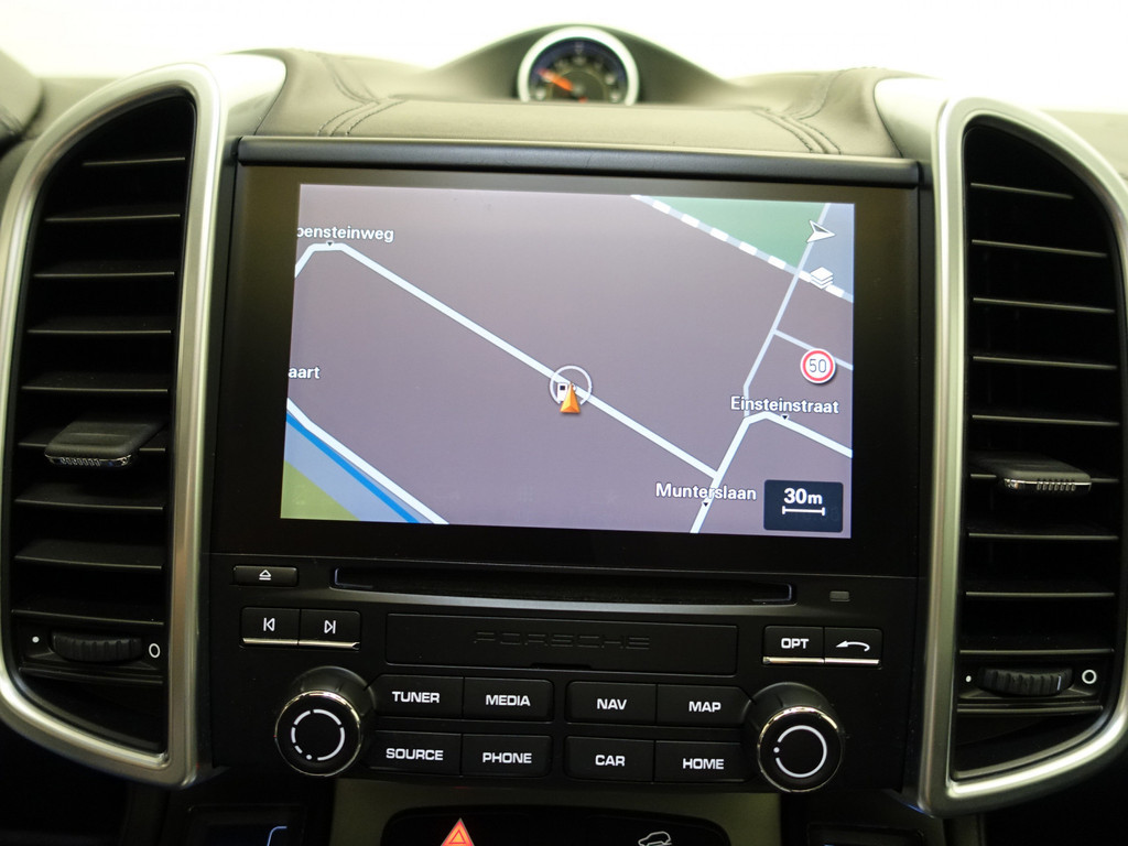 
								Porsche Cayenne 3.0 D Sport Chrono 310Pk Aut- Panoramadak, Bose Audio, Memory Seats, Stoelventilatie, Park Assist vol									
