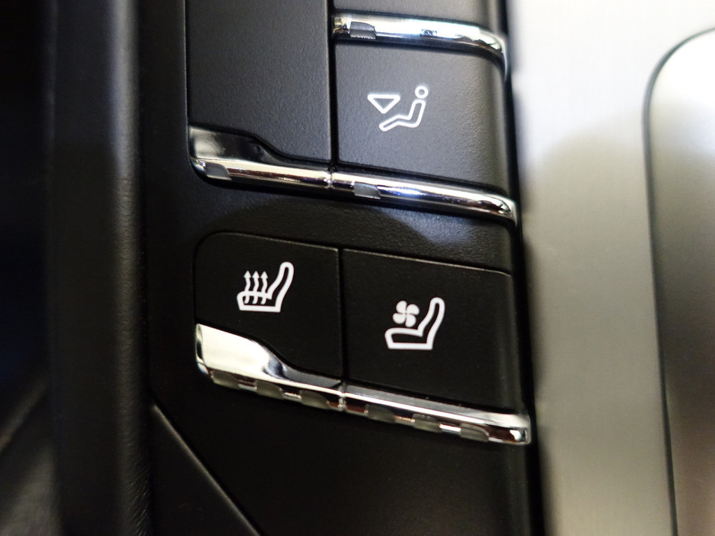 
								Porsche Cayenne 3.0 D Sport Chrono 310Pk Aut- Panoramadak, Bose Audio, Memory Seats, Stoelventilatie, Park Assist vol									