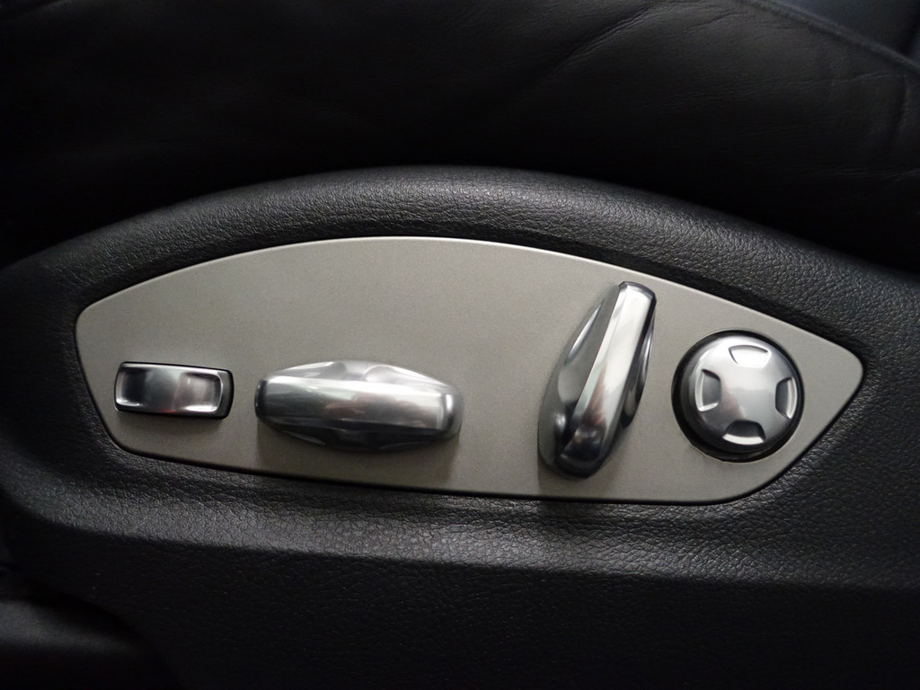 
								Porsche Cayenne 3.0 D Sport Chrono 310Pk Aut- Panoramadak, Bose Audio, Memory Seats, Stoelventilatie, Park Assist vol									