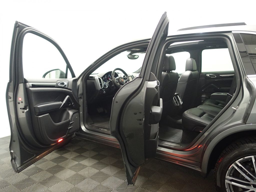 
Porsche Cayenne 3.6 S Sport Chrono 300pk Aut- Panodak, Bose Audio, Leder, Camera, Xenon Led, Memory vol									