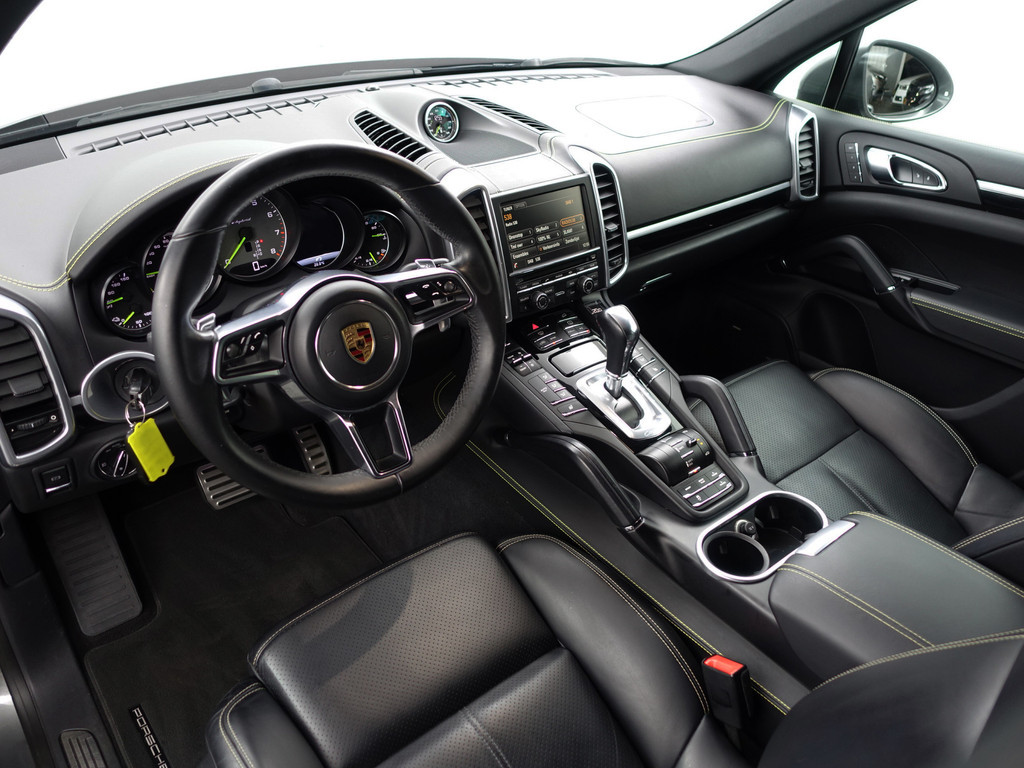 
Porsche Cayenne 3.0 S E-Hybrid Sport Design Aut- Volledig Dealer Onderhouden, Sport Chrono, Bose Audio, Memory Seats vol									
