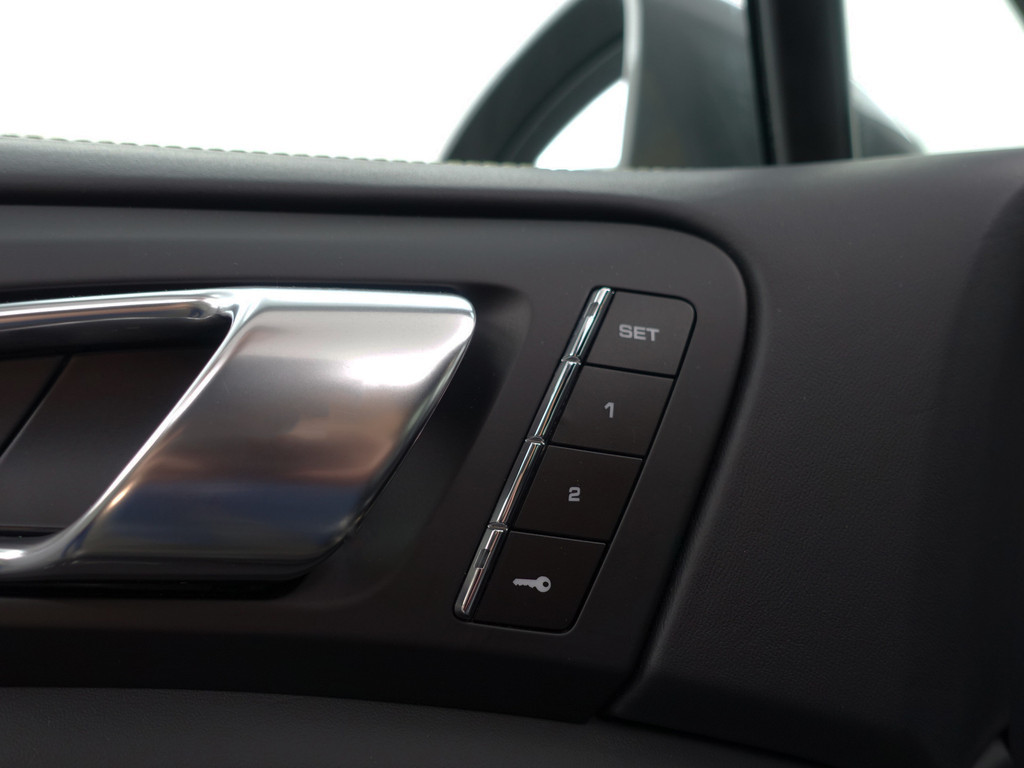 
Porsche Cayenne 3.0 S E-Hybrid Sport Design Aut- Volledig Dealer Onderhouden, Sport Chrono, Bose Audio, Memory Seats vol									