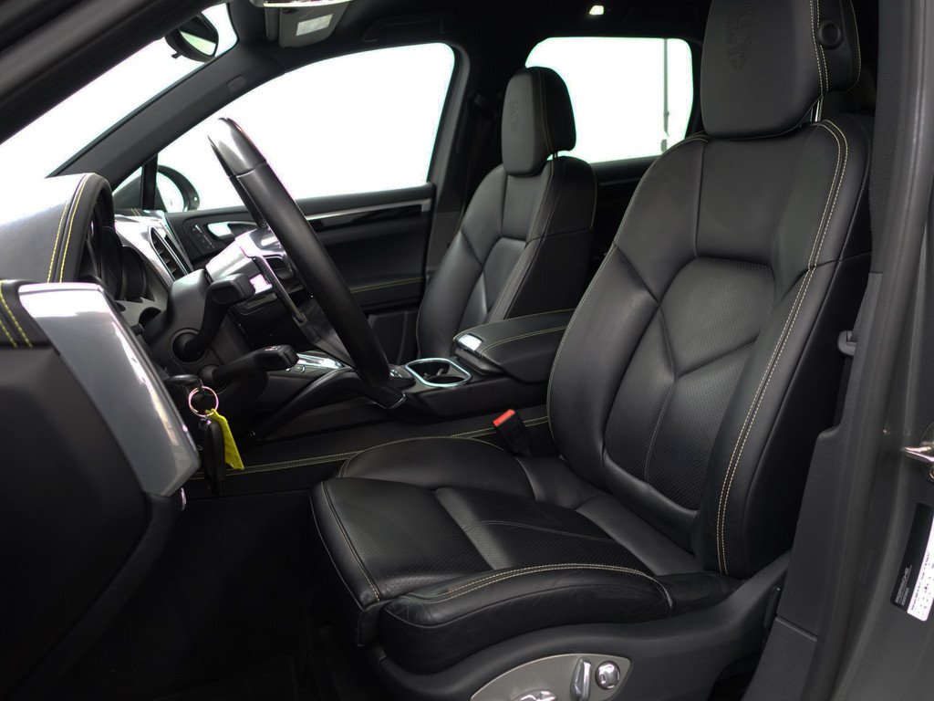 
Porsche Cayenne 3.0 S E-Hybrid Sport Design Aut- Volledig Dealer Onderhouden, Sport Chrono, Bose Audio, Memory Seats vol									