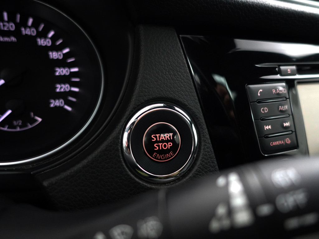 
Nissan QASHQAI 1.2 Tekna + Design Leder Interieur, Panoramadak, Xenon Led, Bose Audio, Memory, Sfeerverlichting vol									