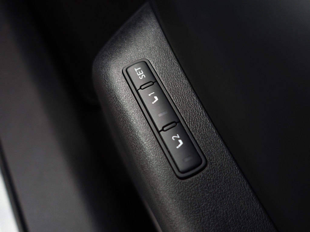 
Nissan QASHQAI 1.2 Tekna + Design Leder Interieur, Panoramadak, Xenon Led, Bose Audio, Memory, Sfeerverlichting vol									