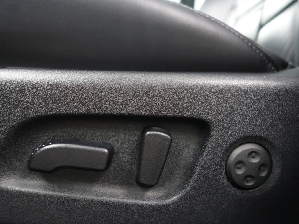 
Nissan QASHQAI 1.2 Tekna + Design Leder Interieur, Panoramadak, Xenon Led, Bose Audio, Memory, Sfeerverlichting vol									