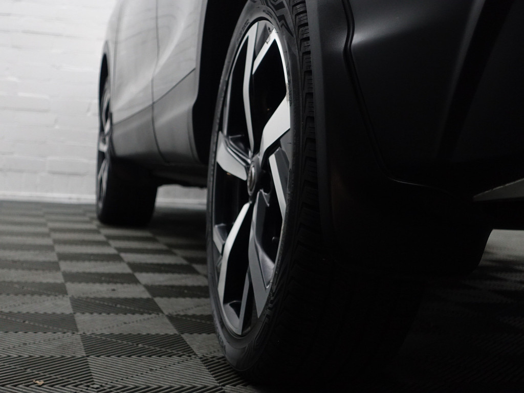 
Nissan QASHQAI 1.2 Tekna + Design Leder Interieur, Panoramadak, Xenon Led, Bose Audio, Memory, Sfeerverlichting vol									