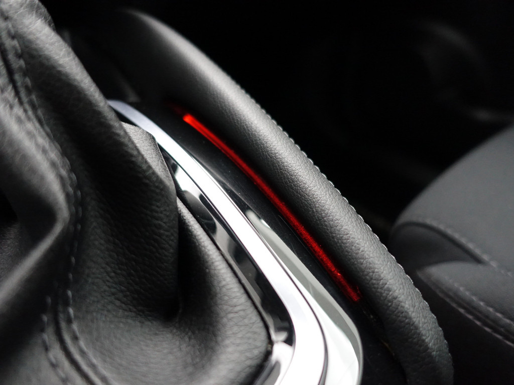 
Nissan QASHQAI 1.3 DIG-T N-Connecta Aut- Panodak, 360 Camera, Lane Assist, Trekhaak, Keyless, Xenon Led vol									