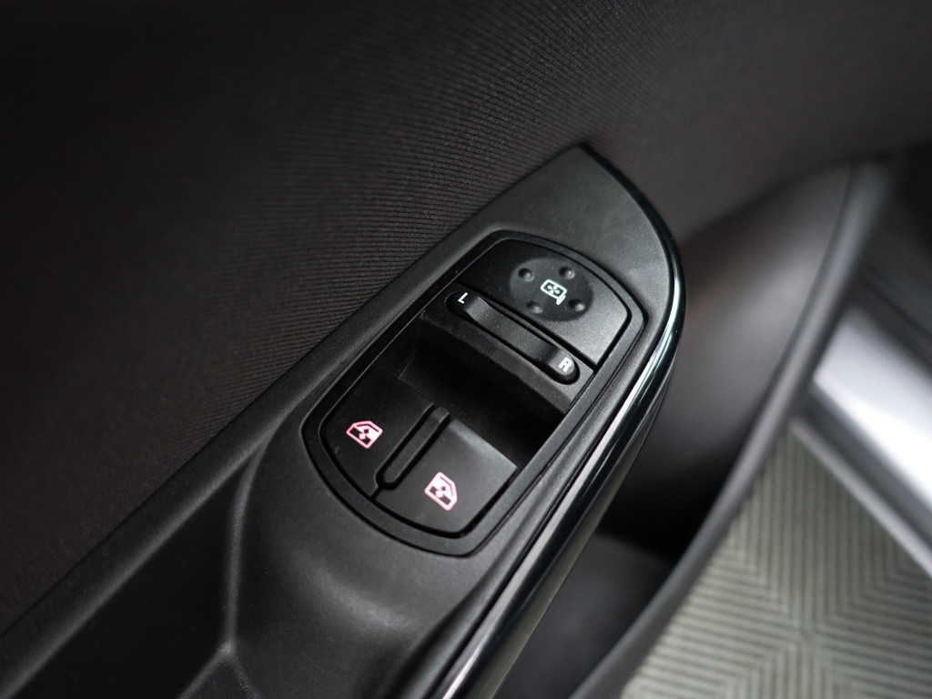 
Opel Corsa 1.0 Turbo Edition- Clima, Cruise, Trekhaak, Design Interieur, Sport Pakket vol									