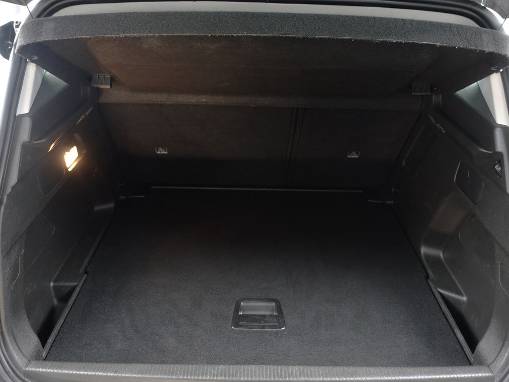 
								Opel Grandland X 1.2 Turbo Business Elegance Aut- Two Tone, CarPlay, 360 Camera, Sfeerverlichting, Ada Cruise, Xenon Led vol									