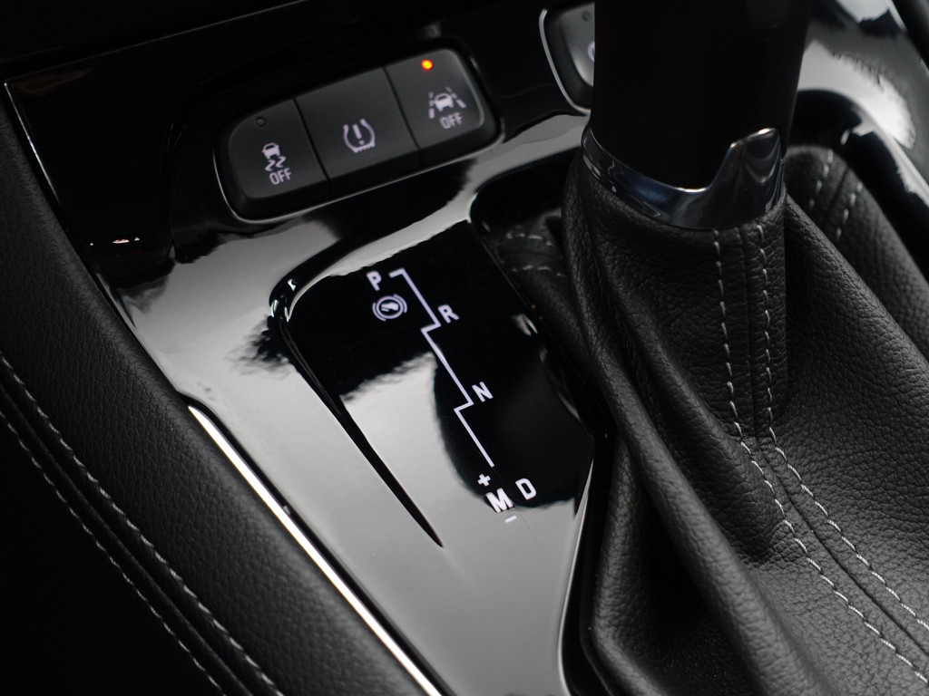 
Opel Grandland X 1.2 Turbo Ultimate Aut- Two Tone, Carplay, Park Assist, Lane Assist, Sfeerverlichting, Led, Sport Interieur vol									