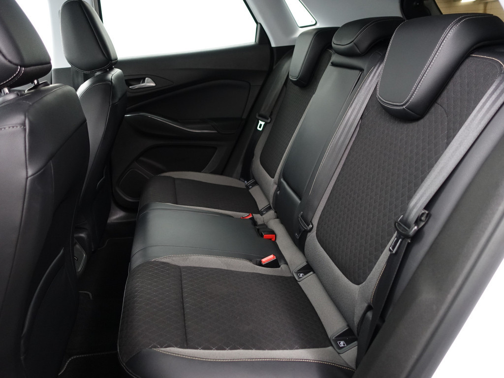 
Opel Grandland X 1.2 Turbo Ultimate Aut- Two Tone, Carplay, Park Assist, Lane Assist, Sfeerverlichting, Led, Sport Interieur vol									