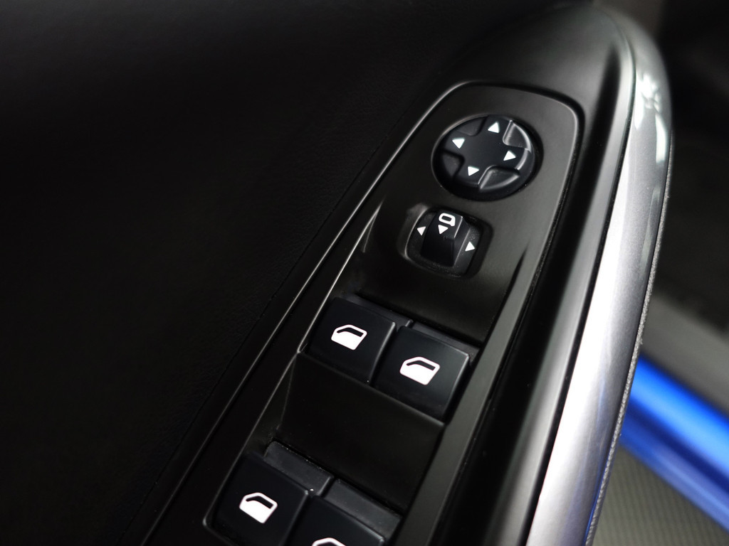 
Opel Grandland X 1.2 Turbo Executive Aut- Comfort Interieur, Park Assist, Lane Assist, CarPlay, Navi, Clima, Led vol									