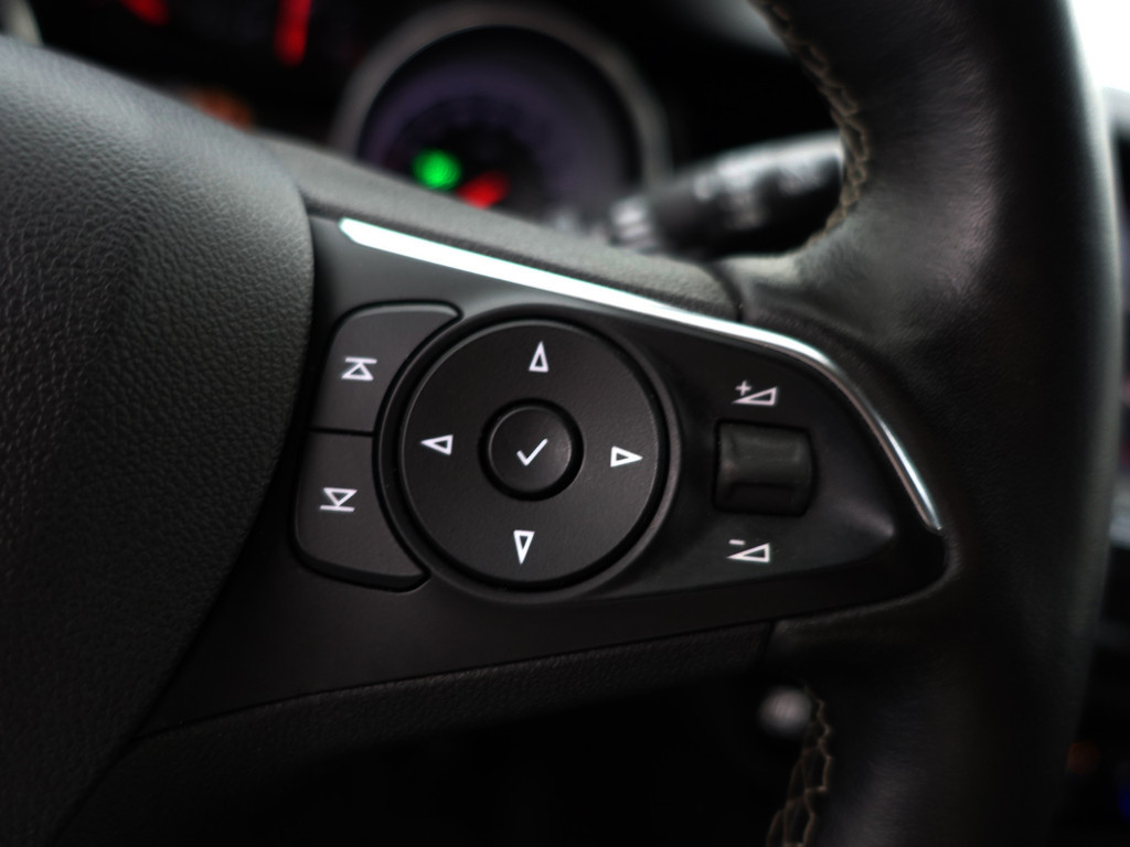 
Opel Insignia Grand Sport 1.5 Turbo OPC Line- Stuur/Stoelverwarming, Xenon Led, Lane Assist, Virtual Cockpit, Camera, Sport Interieur vol									