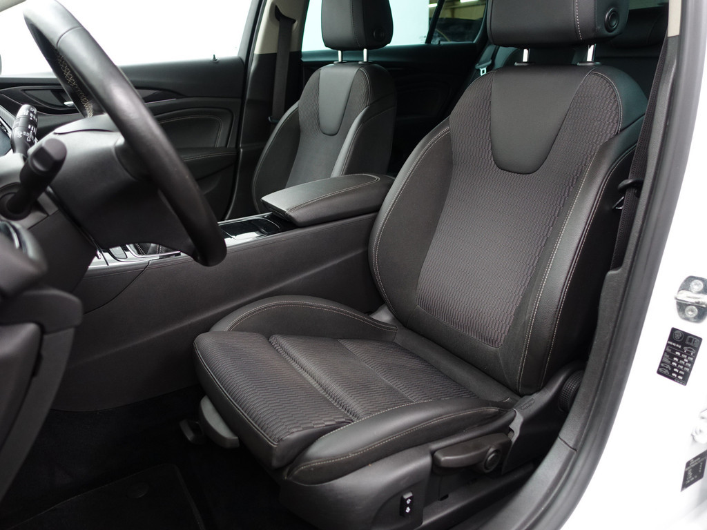 
Opel Insignia Grand Sport 1.5 Turbo OPC Line- Stuur/Stoelverwarming, Xenon Led, Lane Assist, Virtual Cockpit, Camera, Sport Interieur vol									