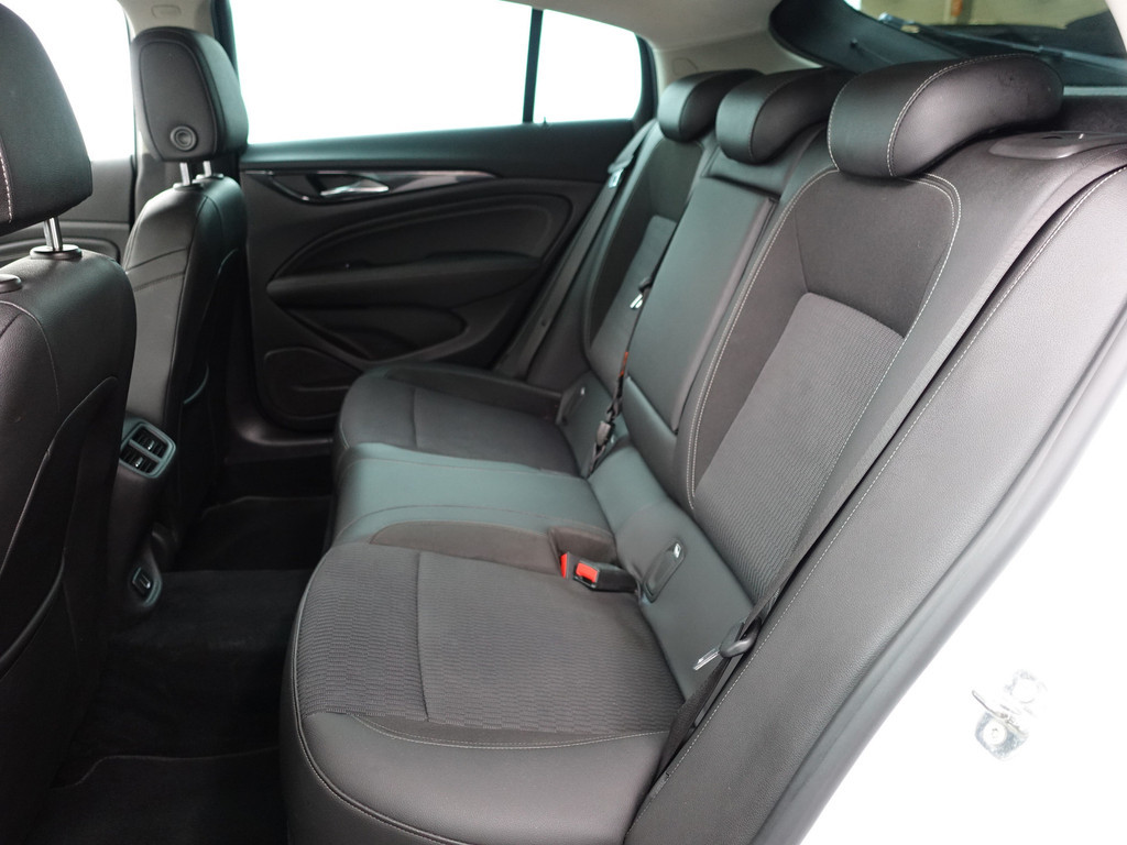 
Opel Insignia Grand Sport 1.5 Turbo OPC Line- Stuur/Stoelverwarming, Xenon Led, Lane Assist, Virtual Cockpit, Camera, Sport Interieur vol									