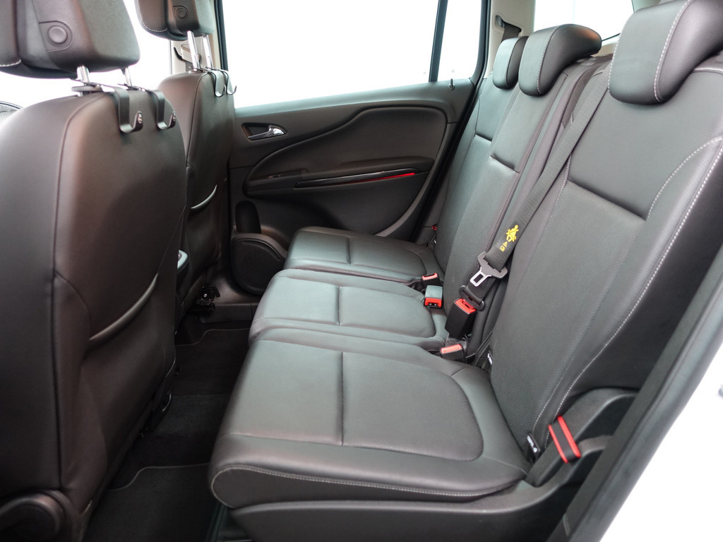 
Opel Zafira Tourer 1.4 Innovation OPC- 7 Pers, Panoramadak, Xenon Led, Stuur/Stoelverwarming, Camera, Sfeerverlichting, Sport Leder vol									