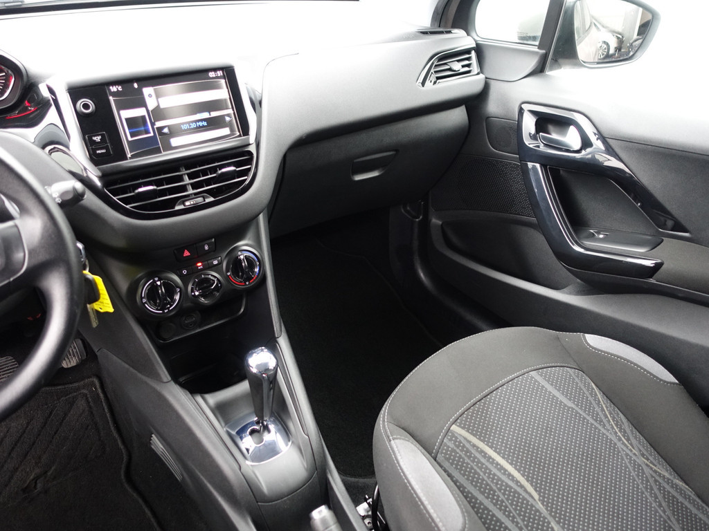 
								Peugeot 208 1.4 e-HDi Active Aut- Stoelverwarming, Cruise, Clima, Bluetooth Multimedia, Comfort Interieur vol									