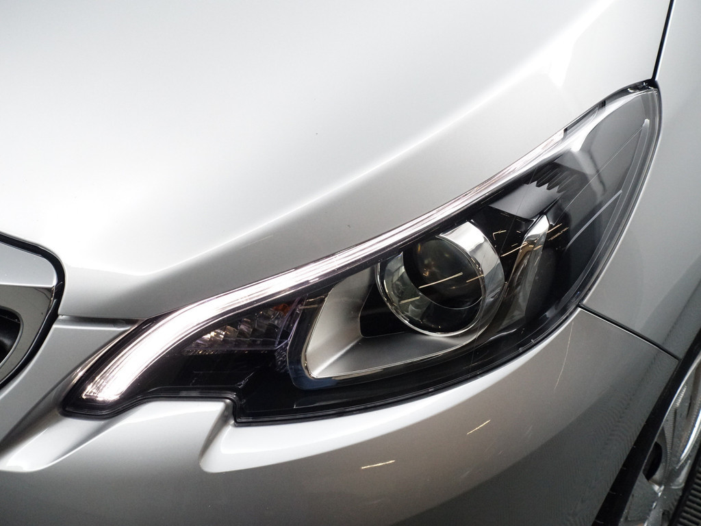 
Peugeot 108 1.0 e-VTi Active- Clima, Comfort Interieur, Bluetooth Multimedia, Elek Pakket vol									