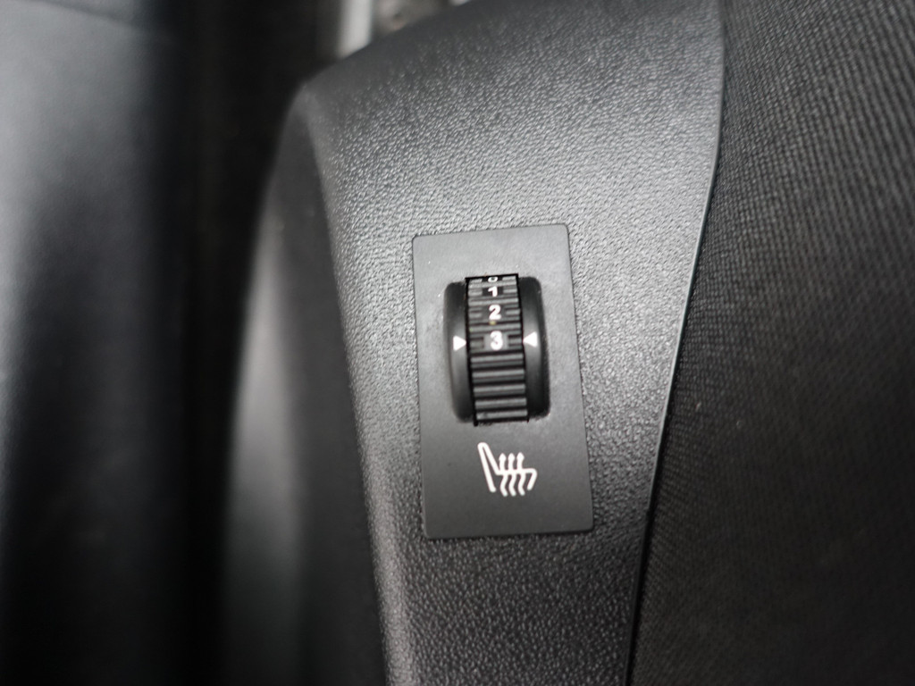 
								Peugeot 208 1.4 e-HDi Active Aut- Stoelverwarming, Cruise, Clima, Bluetooth Multimedia, Comfort Interieur vol									