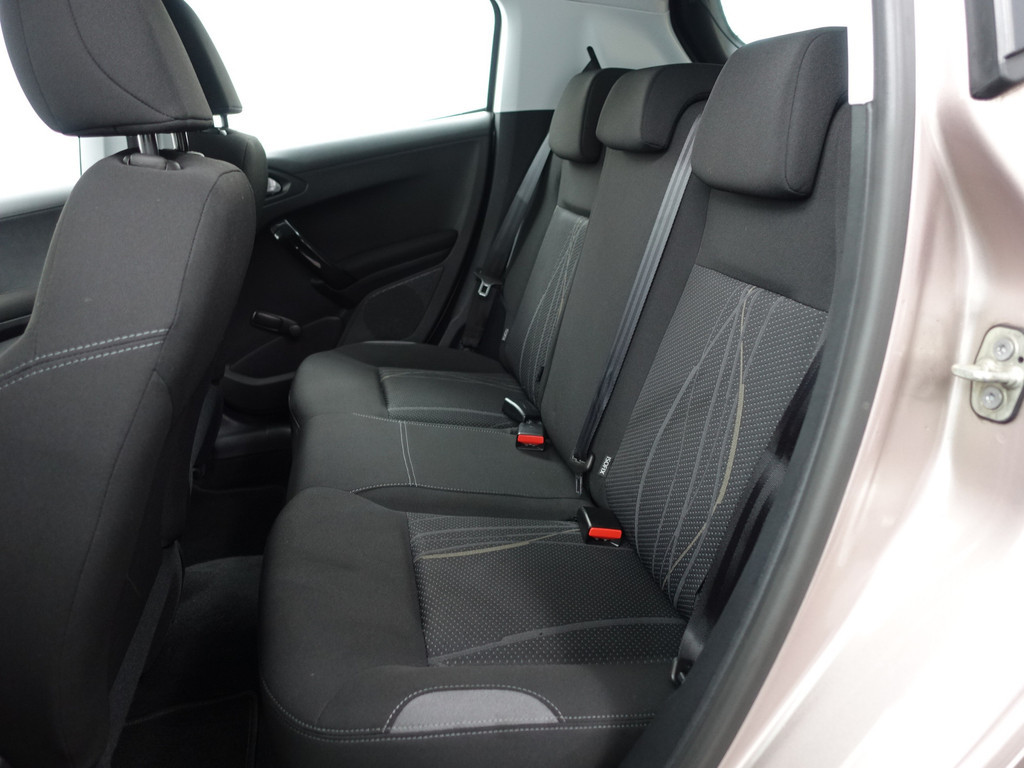 
								Peugeot 208 1.4 e-HDi Active Aut- Stoelverwarming, Cruise, Clima, Bluetooth Multimedia, Comfort Interieur vol									