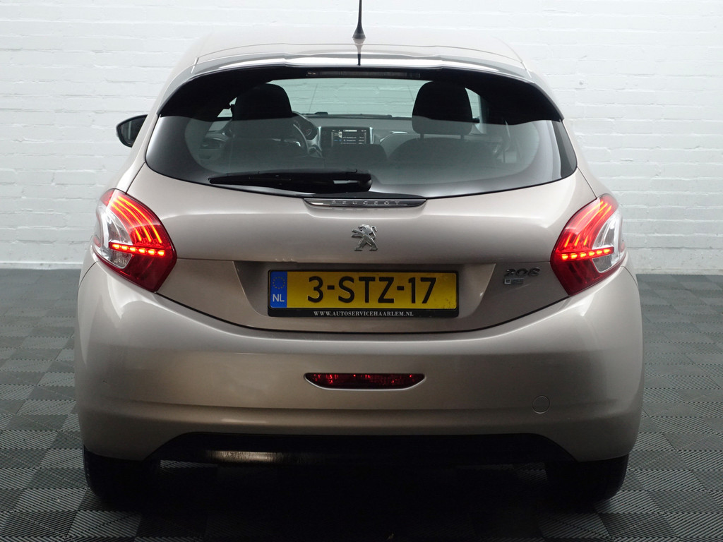
								Peugeot 208 1.4 e-HDi Active Aut- Stoelverwarming, Cruise, Clima, Bluetooth Multimedia, Comfort Interieur vol									