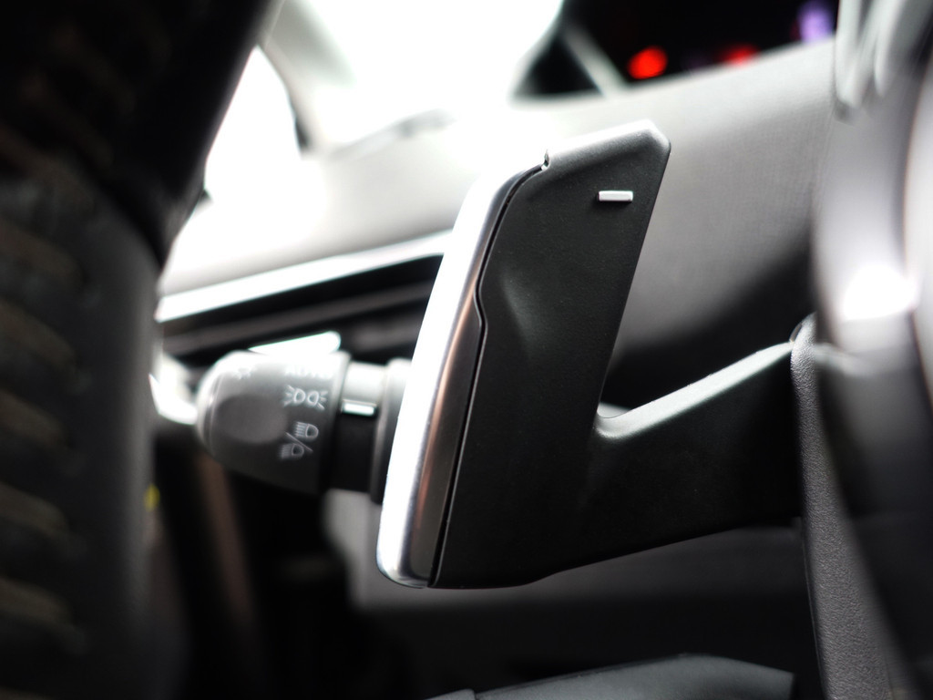 
								Peugeot 3008 1.2 PureTech Premium Aut- Xenon Led, 360 Camera, CarPlay, Carbon, Lane Assist, Keyless, Dynamic Select, Virtual Cockpit vol									