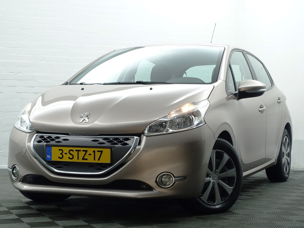 
								Peugeot 208 1.4 e-HDi Active Aut- Stoelverwarming, Cruise, Clima, Bluetooth Multimedia, Comfort Interieur vol									