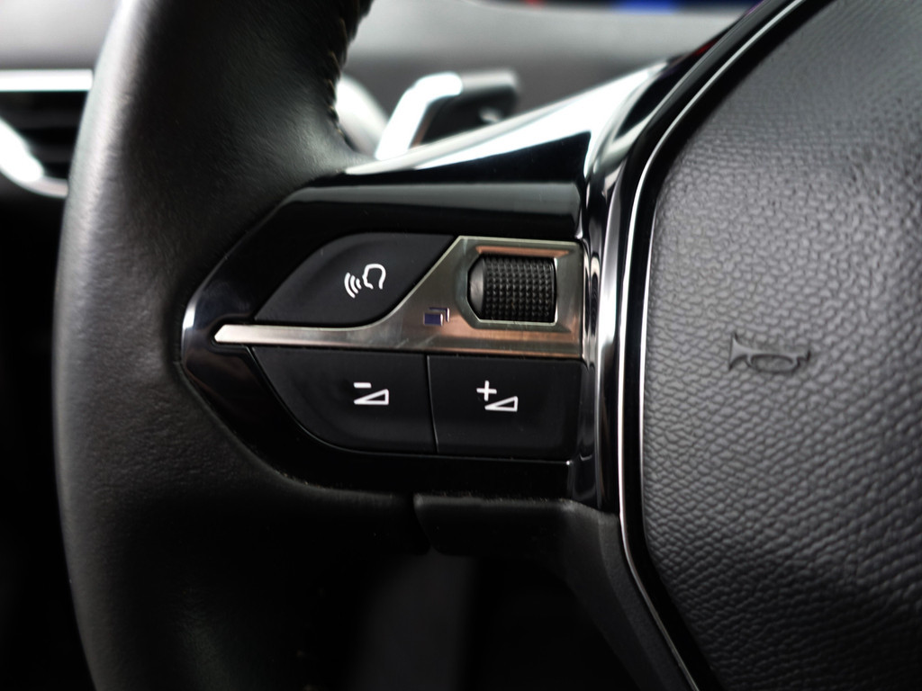 
								Peugeot 3008 1.2 PureTech Premium Aut- Xenon Led, 360 Camera, CarPlay, Carbon, Lane Assist, Keyless, Dynamic Select, Virtual Cockpit vol									