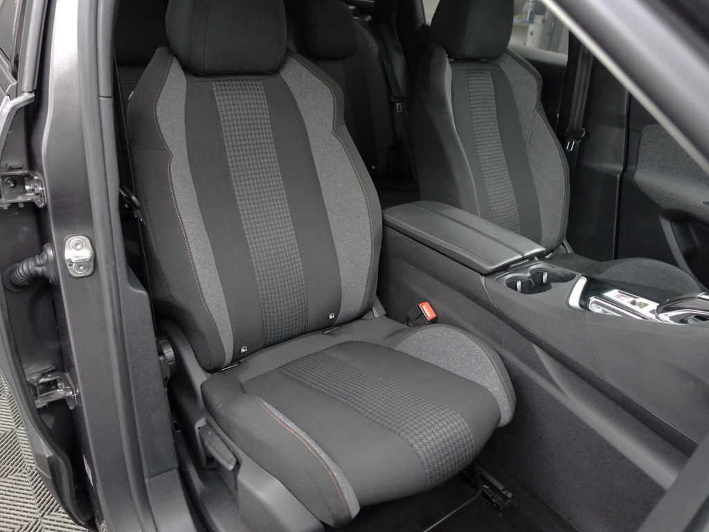 
								Peugeot 3008 1.2 PureTech Premium Aut- Xenon Led, 360 Camera, CarPlay, Carbon, Lane Assist, Keyless, Dynamic Select, Virtual Cockpit vol									