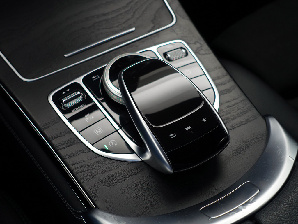 
Mercedes-Benz GLC 250 d 4MATIC AMG Prestige Aut- Xenon Led, Sfeerverlichting, Treeplanken, Camera, Keyless, Elek Trekhaak vol									