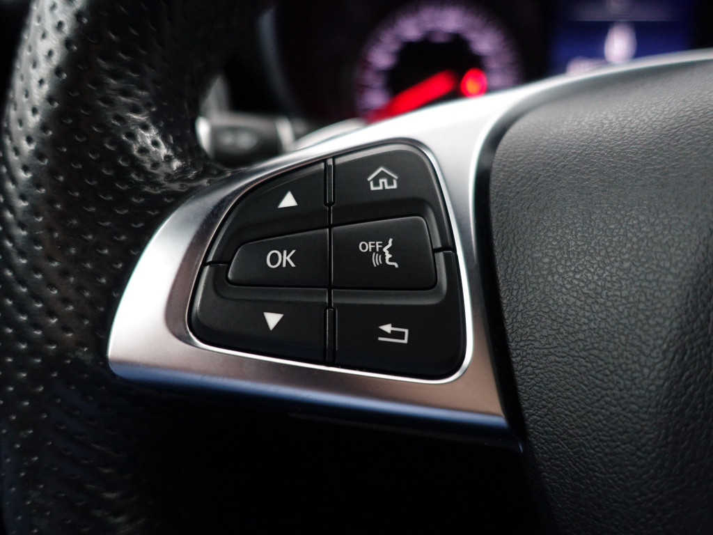 
Mercedes-Benz GLC 250 d 4MATIC AMG Prestige Aut- Xenon Led, Sfeerverlichting, Treeplanken, Camera, Keyless, Elek Trekhaak vol									