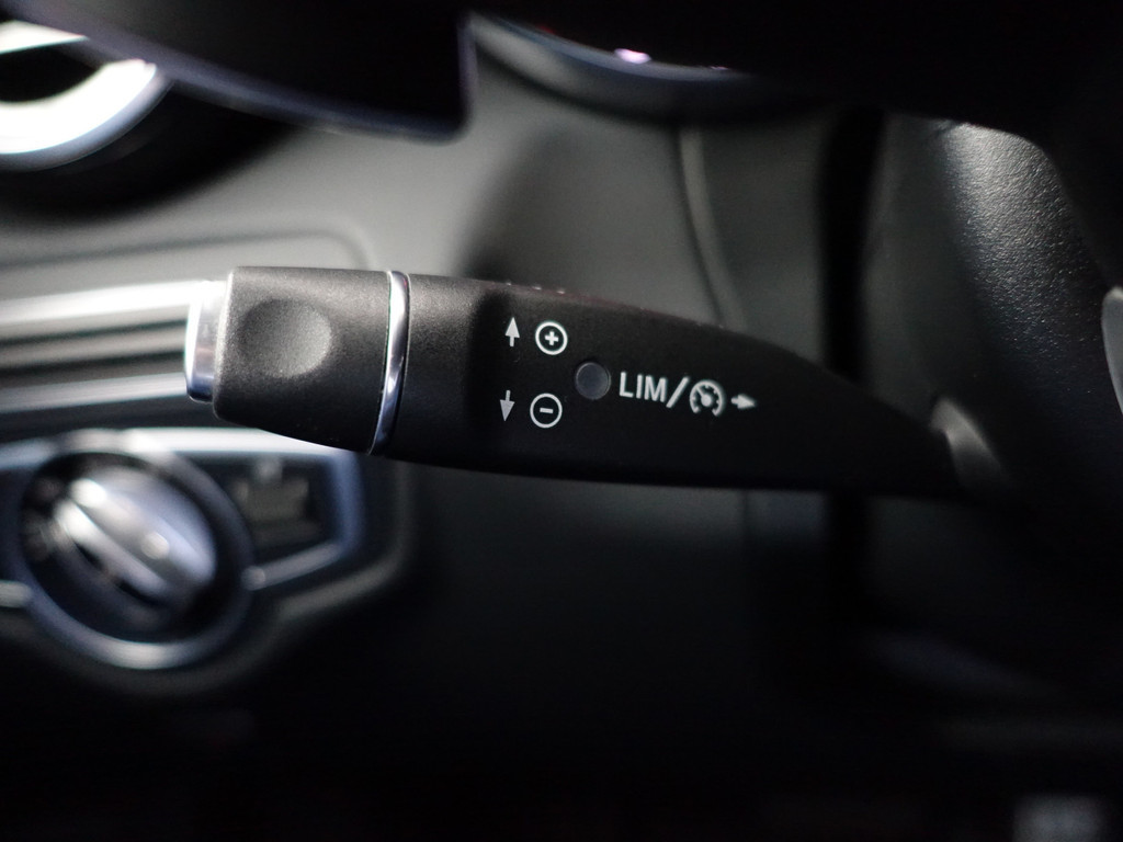 
Mercedes-Benz GLC 250 d 4MATIC AMG Prestige Aut- Xenon Led, Sfeerverlichting, Treeplanken, Camera, Keyless, Elek Trekhaak vol									