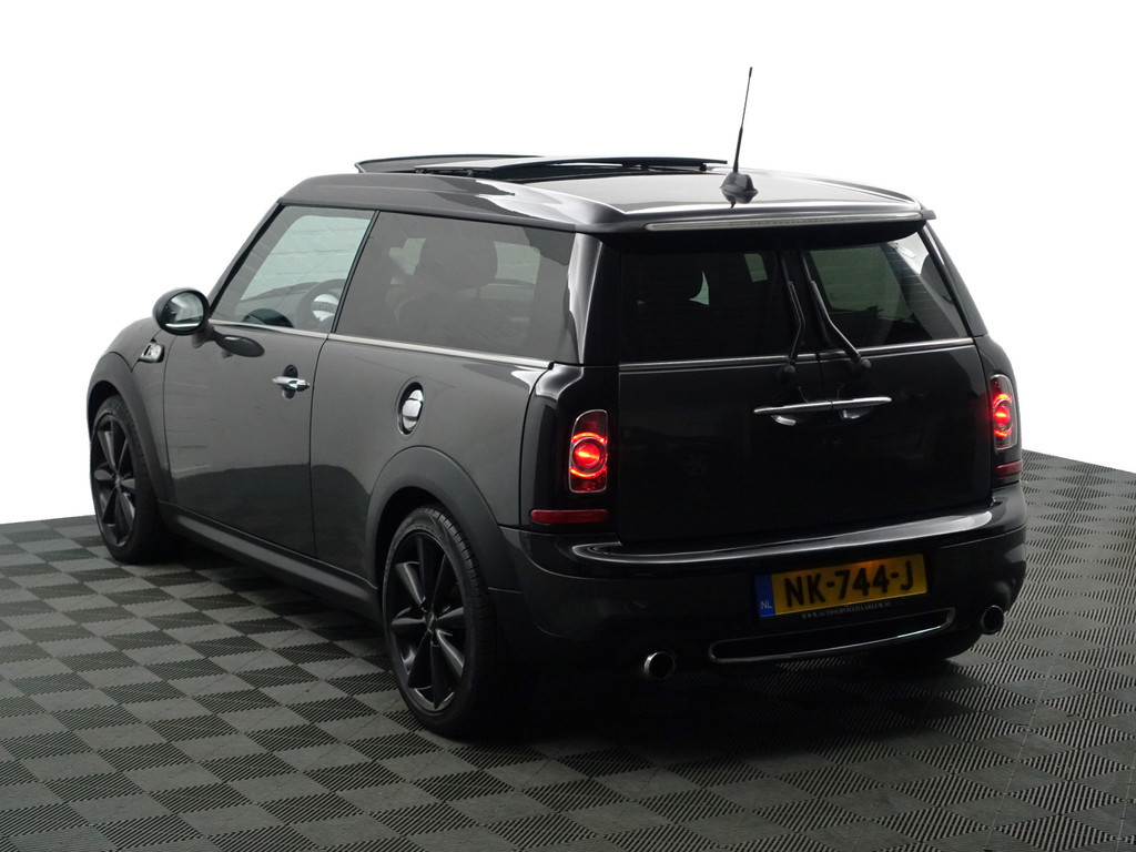 
MINI Clubman 1.6 Cooper S Final Edition Aut- Panoramadak, Park Assist, Navi, BI Xenon, Sfeerverlichting, Two Tone vol									
