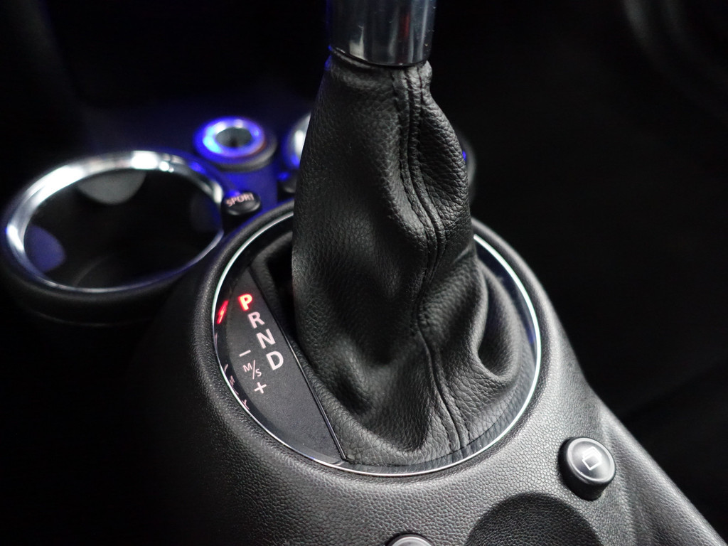 
MINI Clubman 1.6 Cooper S Final Edition Aut- Panoramadak, Park Assist, Navi, BI Xenon, Sfeerverlichting, Two Tone vol									