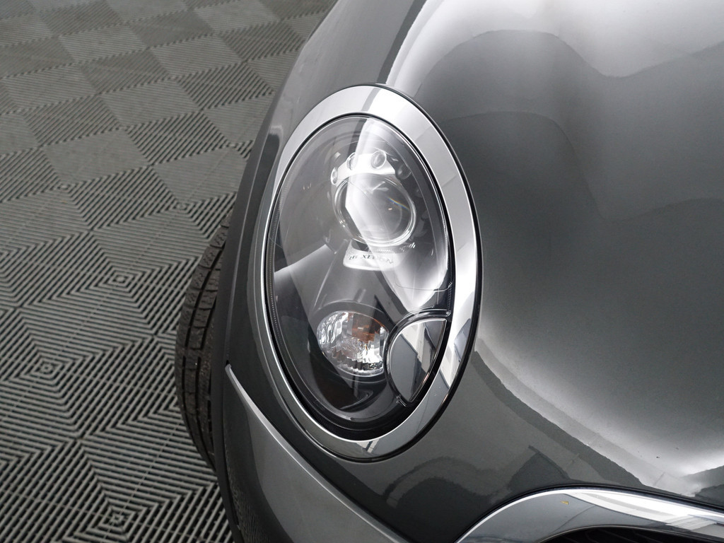 
MINI Clubman 1.6 Cooper S Final Edition Aut- Panoramadak, Park Assist, Navi, BI Xenon, Sfeerverlichting, Two Tone vol									