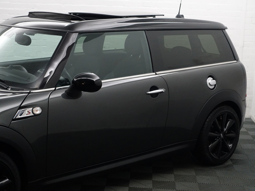 
MINI Clubman 1.6 Cooper S Final Edition Aut- Panoramadak, Park Assist, Navi, BI Xenon, Sfeerverlichting, Two Tone vol									