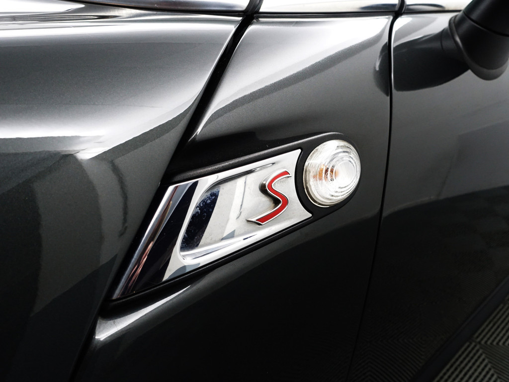 
MINI Clubman 1.6 Cooper S Final Edition Aut- Panoramadak, Park Assist, Navi, BI Xenon, Sfeerverlichting, Two Tone vol									