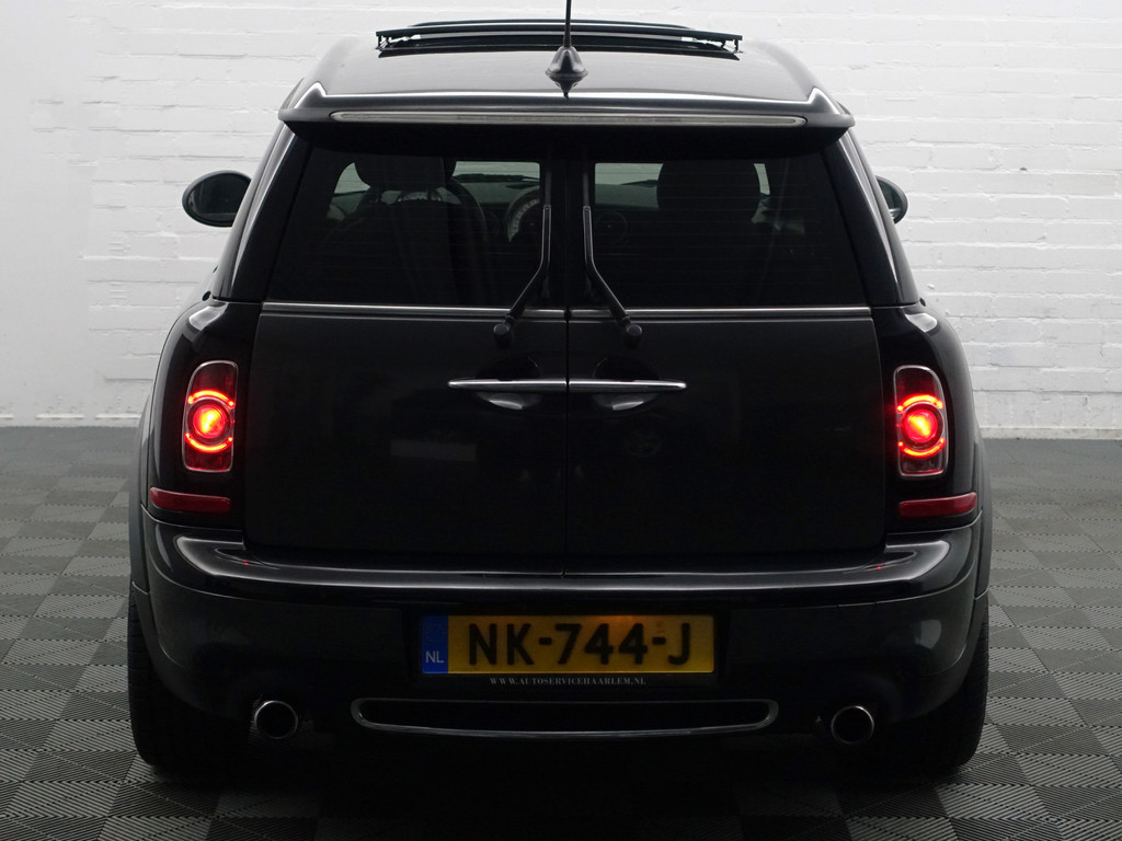 
MINI Clubman 1.6 Cooper S Final Edition Aut- Panoramadak, Park Assist, Navi, BI Xenon, Sfeerverlichting, Two Tone vol									