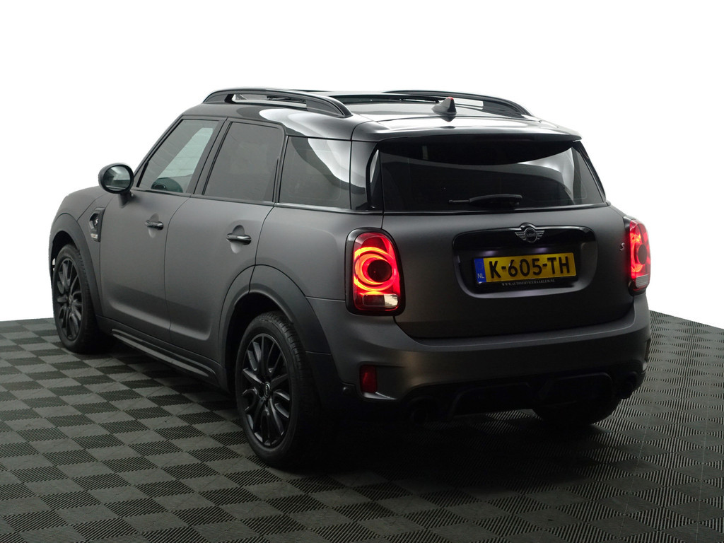 
								MINI Countryman 2.0 Cooper S 192pk John Cooper Works Aut- Two Tone, Panoramadak, Sfeerverlichting, Ada Cruise, Xenon Led, Dynamic Select vol									