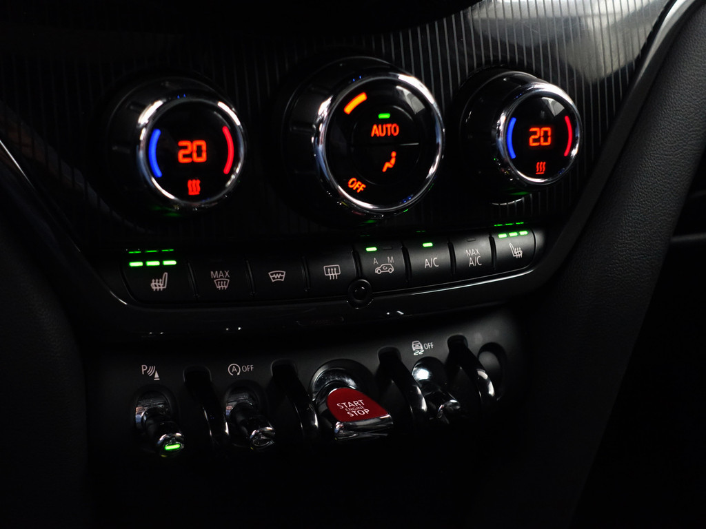 
								MINI Countryman 2.0 Cooper S 192pk John Cooper Works Aut- Two Tone, Panoramadak, Sfeerverlichting, Ada Cruise, Xenon Led, Dynamic Select vol									