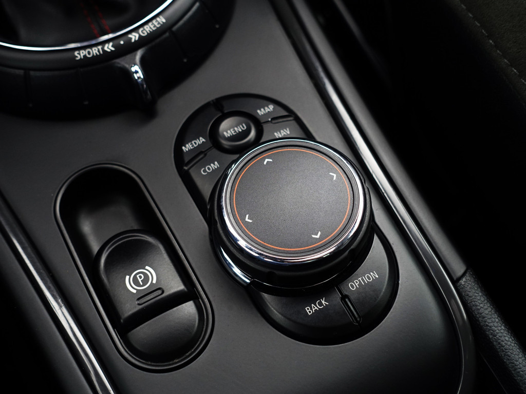 
								MINI Countryman 2.0 Cooper S 192pk John Cooper Works Aut- Two Tone, Panoramadak, Sfeerverlichting, Ada Cruise, Xenon Led, Dynamic Select vol									