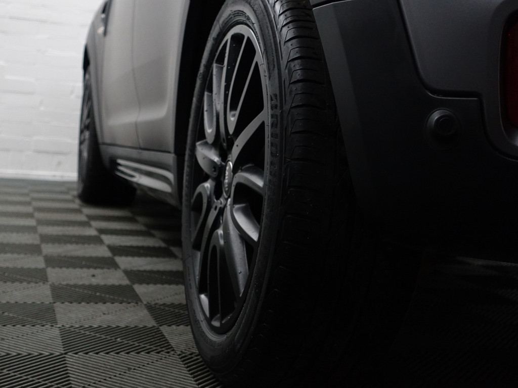 
								MINI Countryman 2.0 Cooper S 192pk John Cooper Works Aut- Two Tone, Panoramadak, Sfeerverlichting, Ada Cruise, Xenon Led, Dynamic Select vol									