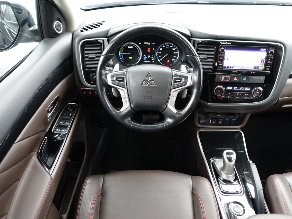
								Mitsubishi Outlander 2.0 PHEV Instyle+ Aut- Schuifdak, Design Leder Interieur, 360 Camera, Stuur/Stoelverwarming, Ada Cruise vol									