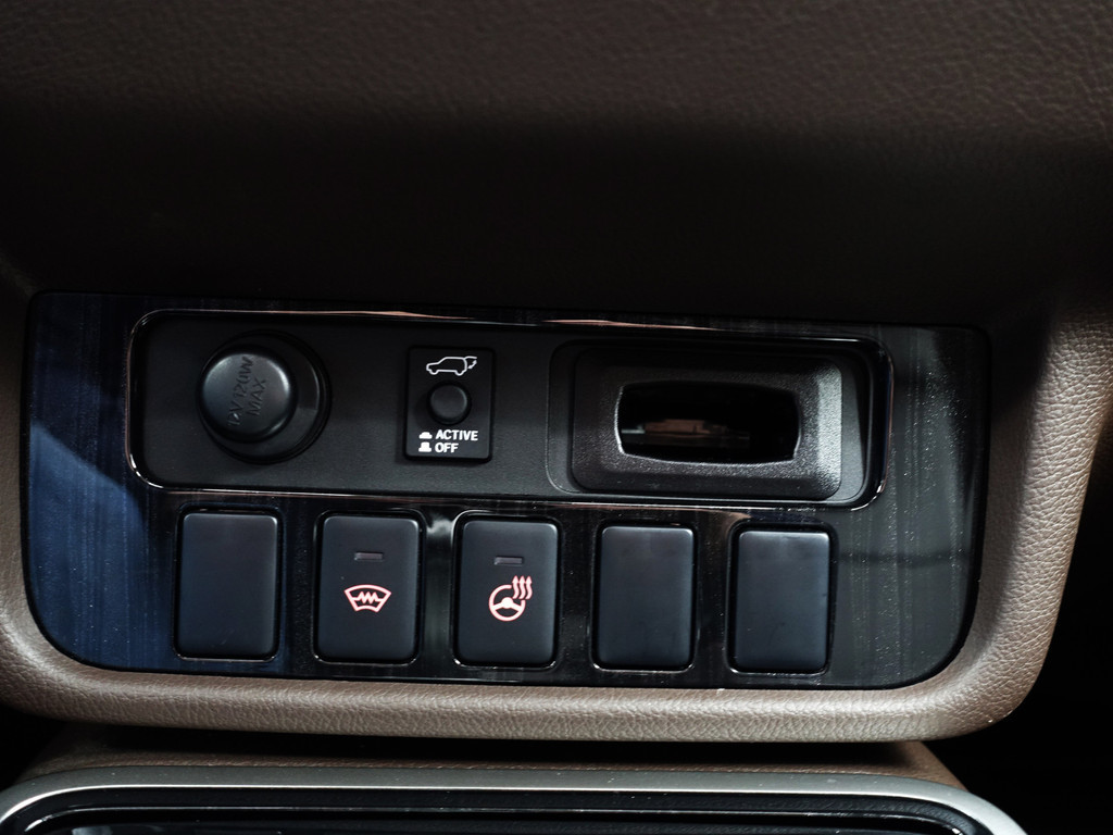 
								Mitsubishi Outlander 2.0 PHEV Instyle+ Aut- Schuifdak, Design Leder Interieur, 360 Camera, Stuur/Stoelverwarming, Ada Cruise vol									
