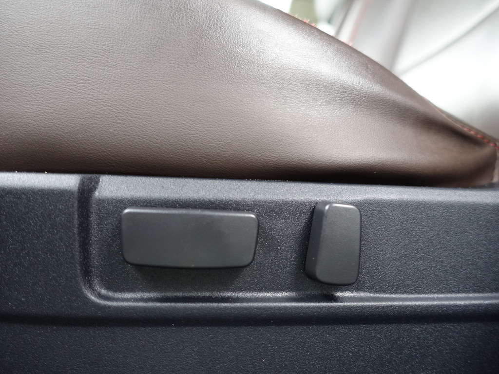 
								Mitsubishi Outlander 2.0 PHEV Instyle+ Aut- Schuifdak, Design Leder Interieur, 360 Camera, Stuur/Stoelverwarming, Ada Cruise vol									