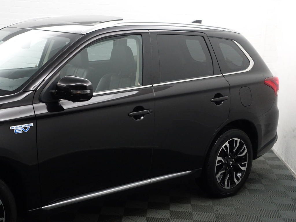 
								Mitsubishi Outlander 2.0 PHEV Instyle+ Aut- Schuifdak, Design Leder Interieur, 360 Camera, Stuur/Stoelverwarming, Ada Cruise vol									